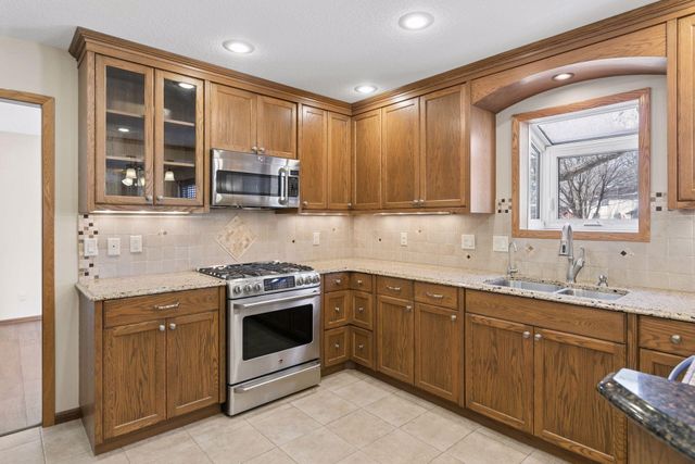 12925 Eveleth Avenue, Apple Valley, MN 55124