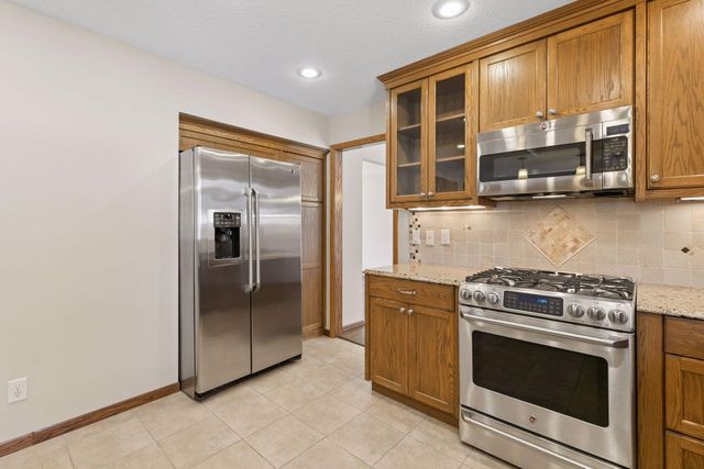 12925 Eveleth Avenue, Apple Valley, MN 55124