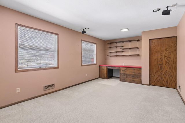 12925 Eveleth Avenue, Apple Valley, MN 55124