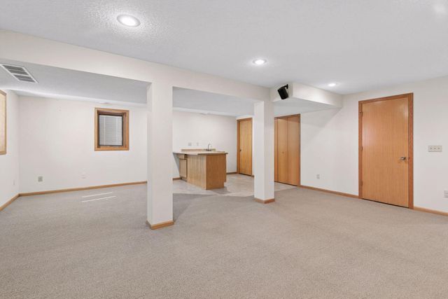 12925 Eveleth Avenue, Apple Valley, MN 55124