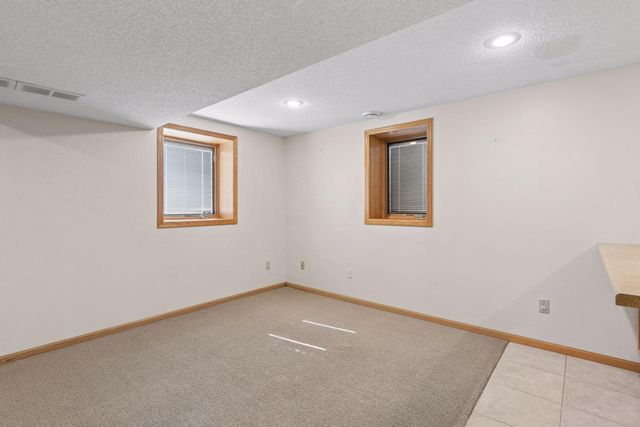 12925 Eveleth Avenue, Apple Valley, MN 55124