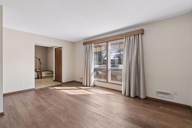 12925 Eveleth Avenue, Apple Valley, MN 55124