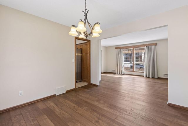 12925 Eveleth Avenue, Apple Valley, MN 55124