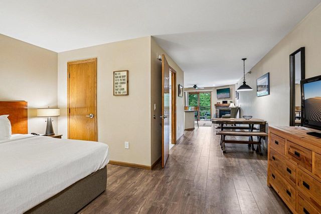 111 Center STREET #324, Lake Geneva, WI 53147