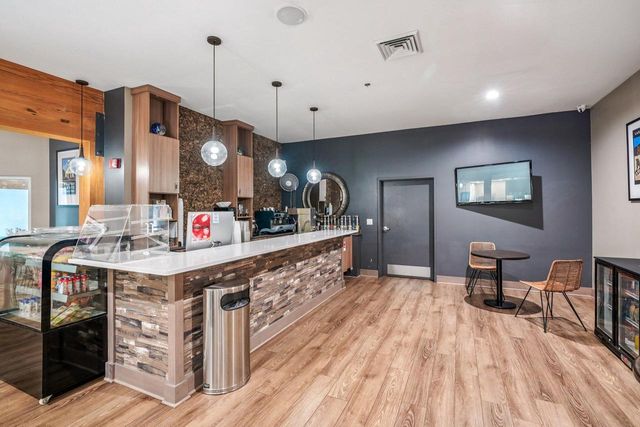 111 Center STREET #324, Lake Geneva, WI 53147