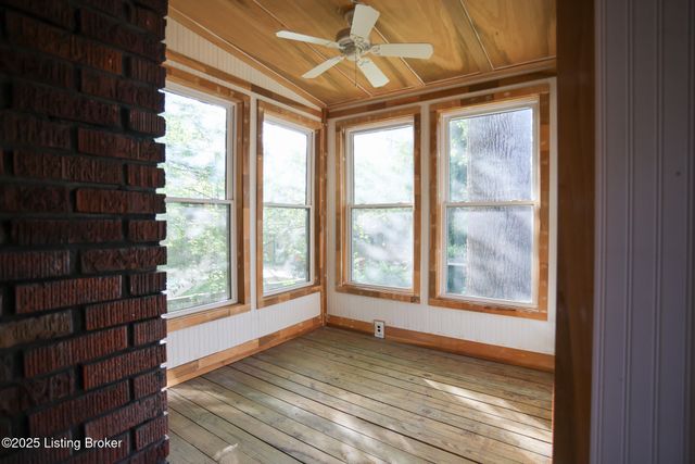 1722 Windsor Pl, Louisville, KY 40204