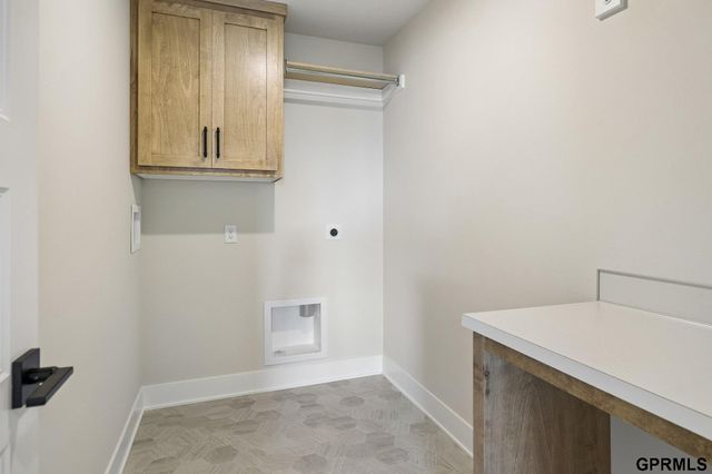 12413 Fenwick Street, Papillion, NE 68046