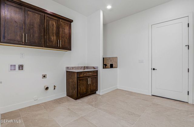 5644 RIO BONITO Circle, El Paso, TX 79932