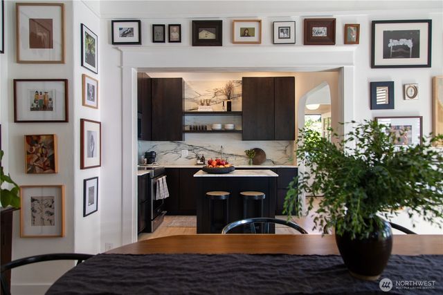 716 32nd Avenue, Seattle, WA 98122