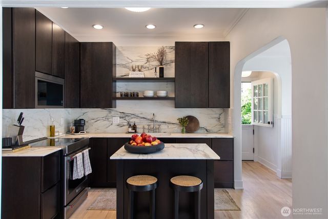 716 32nd Avenue, Seattle, WA 98122