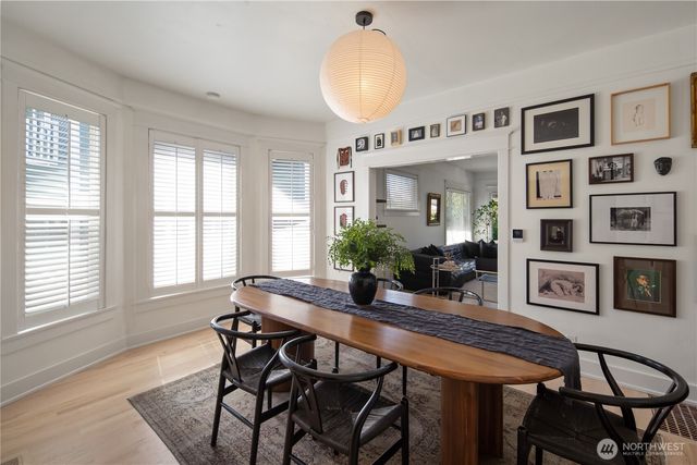 716 32nd Avenue, Seattle, WA 98122