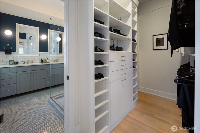716 32nd Avenue, Seattle, WA 98122