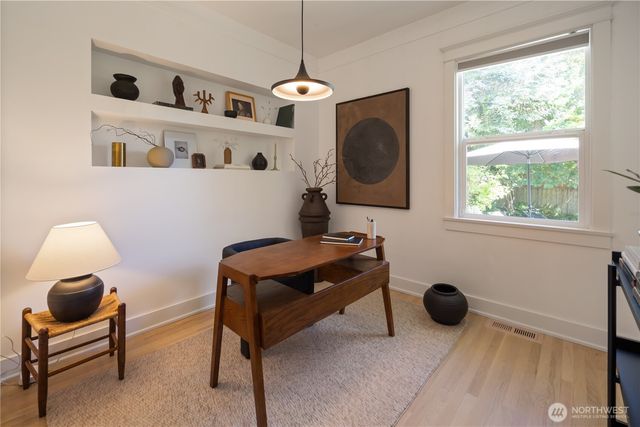 716 32nd Avenue, Seattle, WA 98122