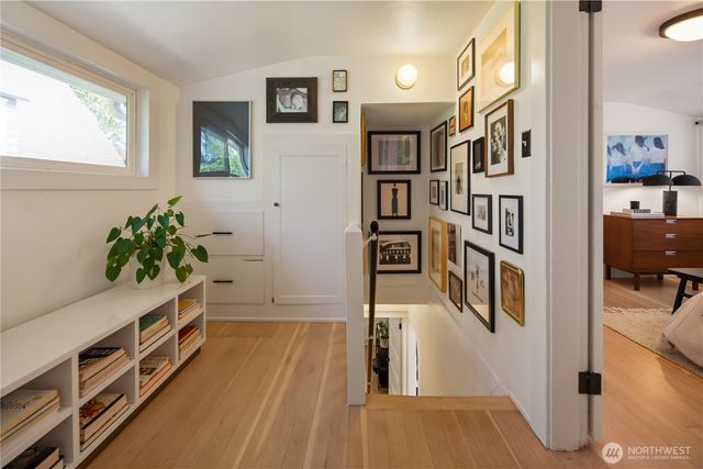 716 32nd Avenue, Seattle, WA 98122