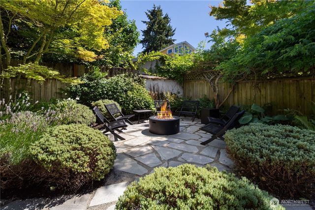 716 32nd Avenue, Seattle, WA 98122