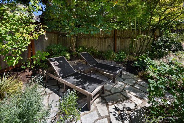 716 32nd Avenue, Seattle, WA 98122