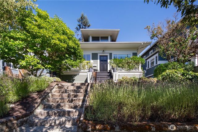 716 32nd Avenue, Seattle, WA 98122