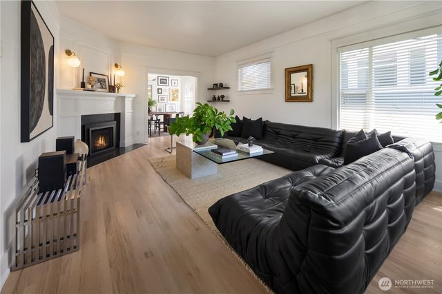 716 32nd Avenue, Seattle, WA 98122