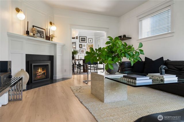 716 32nd Avenue, Seattle, WA 98122