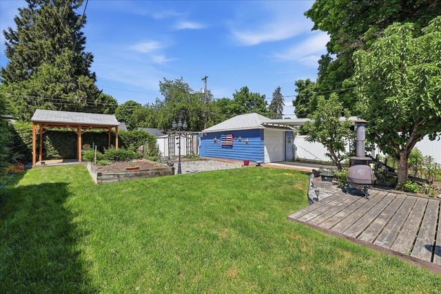 4023 N Hawthorne St, Spokane, WA 99205