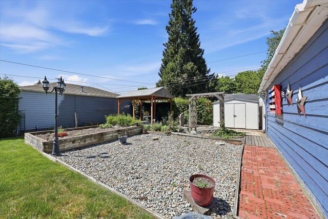 4023 N Hawthorne St, Spokane, WA 99205