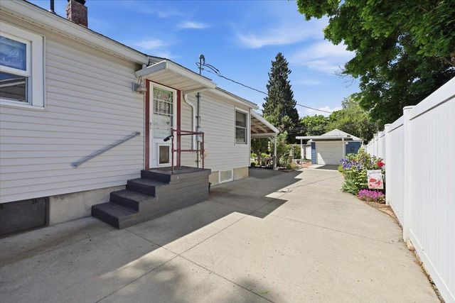 4023 N Hawthorne St, Spokane, WA 99205