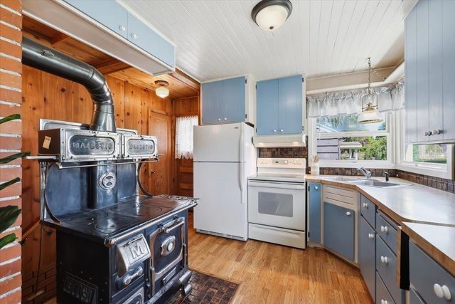 4023 N Hawthorne St, Spokane, WA 99205