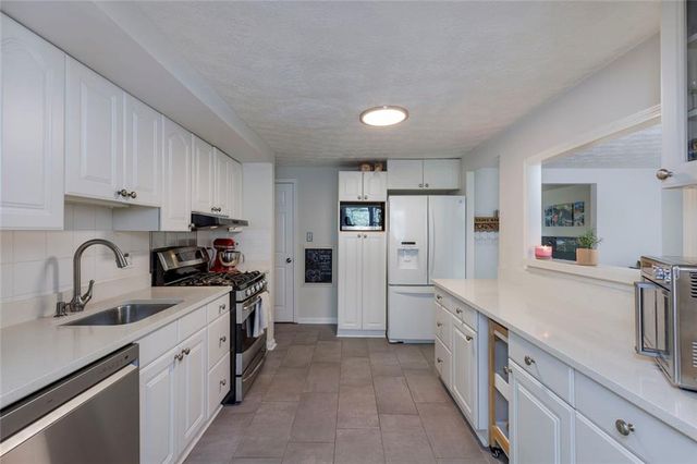 3559 Oak Knoll Drive, Marietta, GA 30068