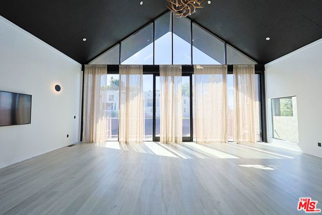 2230 Glendale Boulevard, Los Angeles, CA 90039