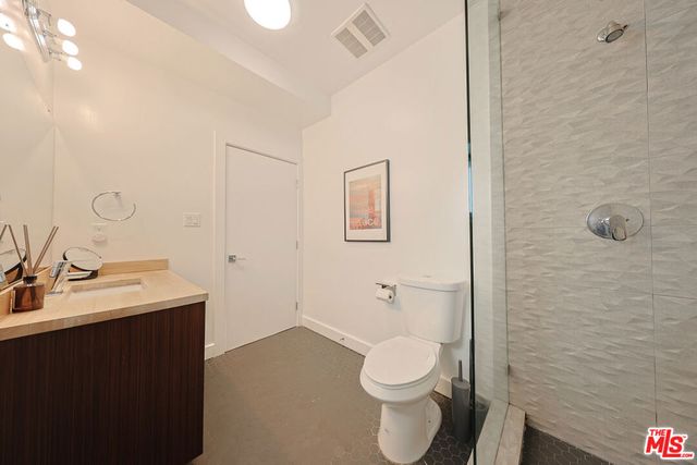 2230 Glendale Boulevard, Los Angeles, CA 90039