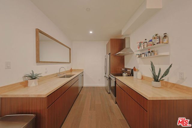 2230 Glendale Boulevard, Los Angeles, CA 90039