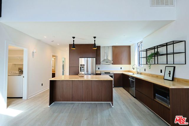 2230 Glendale Boulevard, Los Angeles, CA 90039