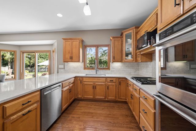 1808 Russell Drive, Lisle, IL 60532