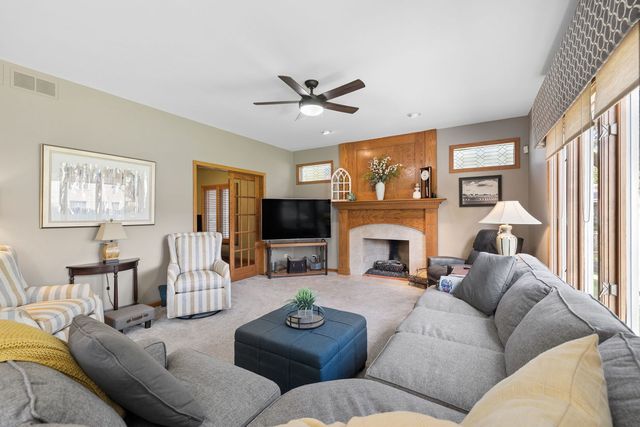 1808 Russell Drive, Lisle, IL 60532