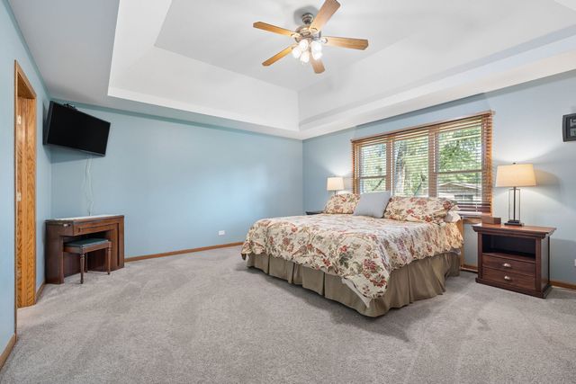 1808 Russell Drive, Lisle, IL 60532