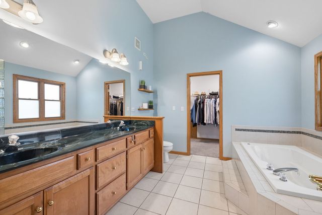 1808 Russell Drive, Lisle, IL 60532