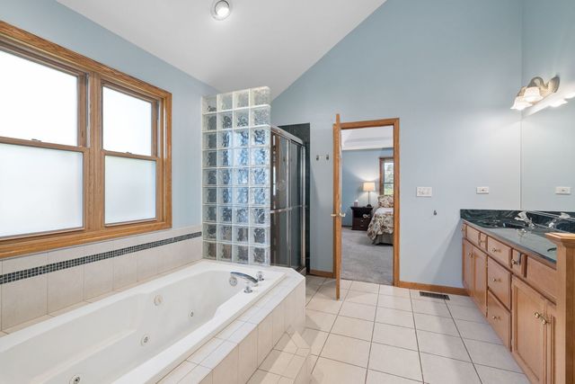 1808 Russell Drive, Lisle, IL 60532