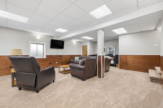 1808 Russell Drive, Lisle, IL 60532