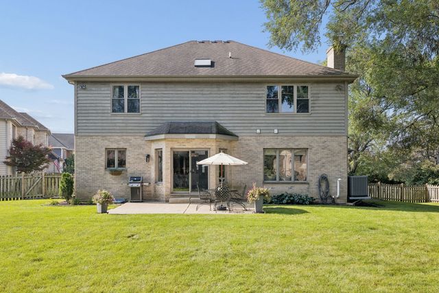 1808 Russell Drive, Lisle, IL 60532