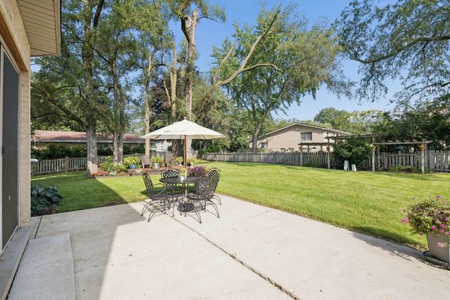 1808 Russell Drive, Lisle, IL 60532