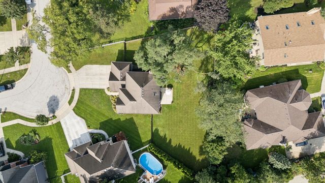 1808 Russell Drive, Lisle, IL 60532