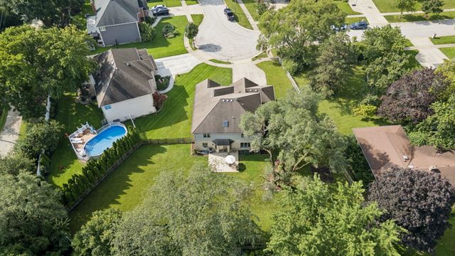 1808 Russell Drive, Lisle, IL 60532