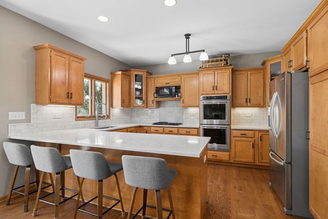 1808 Russell Drive, Lisle, IL 60532