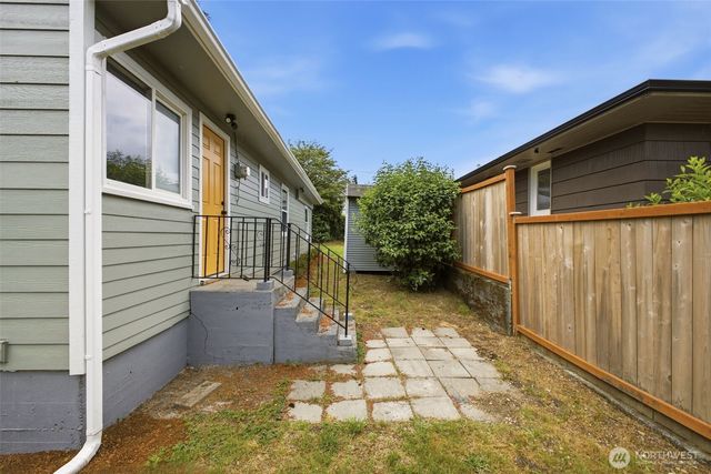 2604 S 122nd Street, Seattle, WA 98168