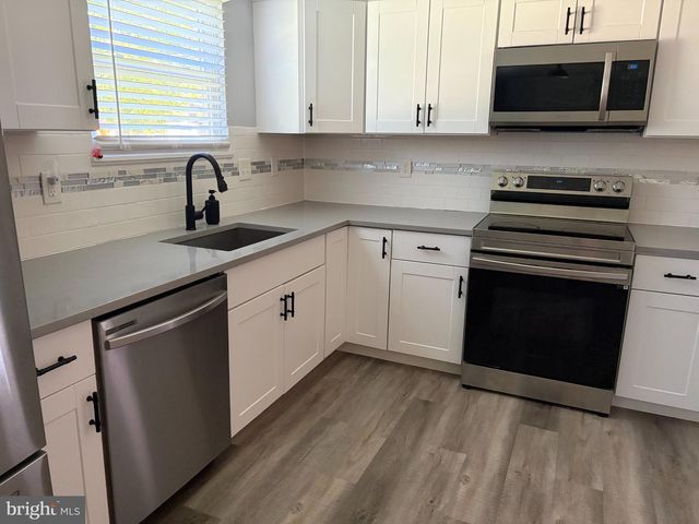2420 SUNSET AVE, Williamstown, NJ 08094