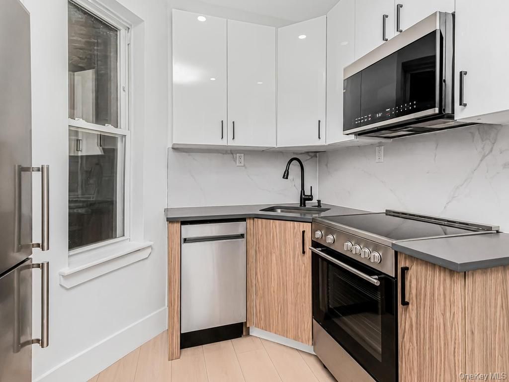 514 E 188th Street, Bronx, NY 10458 — photo 3