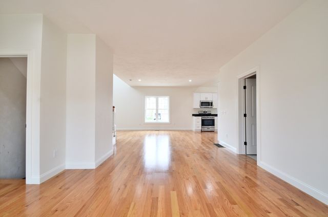 215A Crownshield 20A, Uxbridge, MA 01569