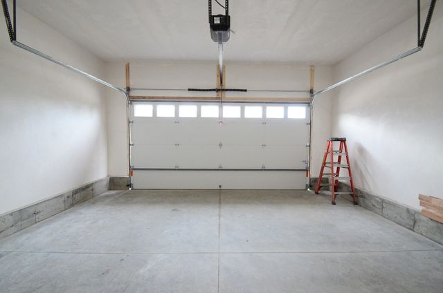 215A Crownshield 20A, Uxbridge, MA 01569