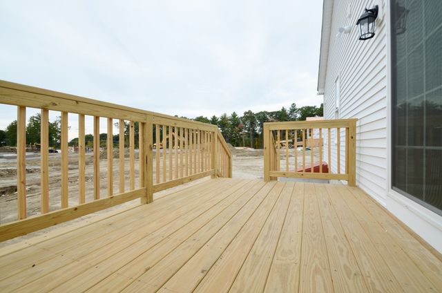 215A Crownshield 20A, Uxbridge, MA 01569