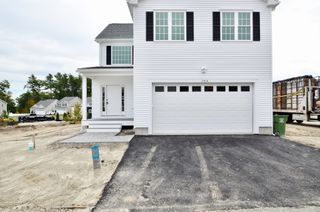 215A Crownshield 20A, Uxbridge, MA 01569